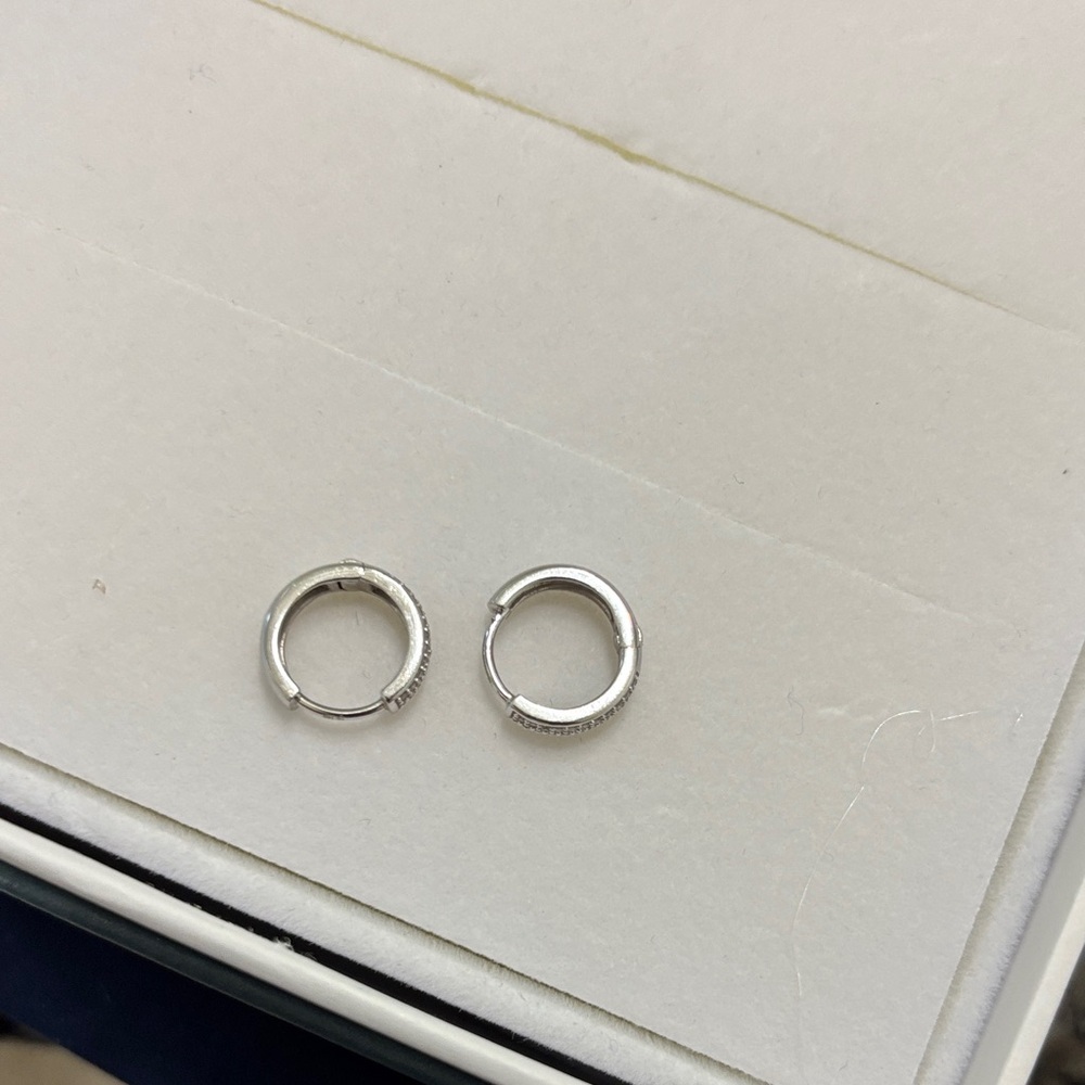 💎Mejuri Bold pavé Diamond Huggie Hoop Earrings 14k white gold - Picture 7 of 8